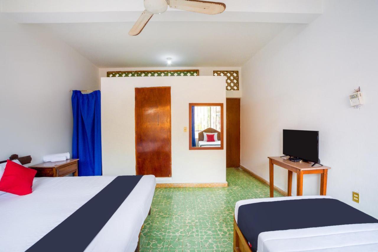 Hotel Adelita Zihuatanejo Esterno foto