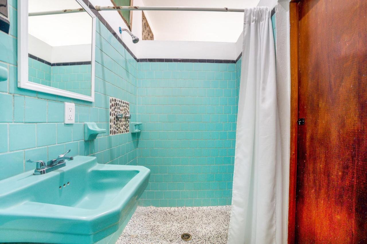 Hotel Adelita Zihuatanejo Esterno foto