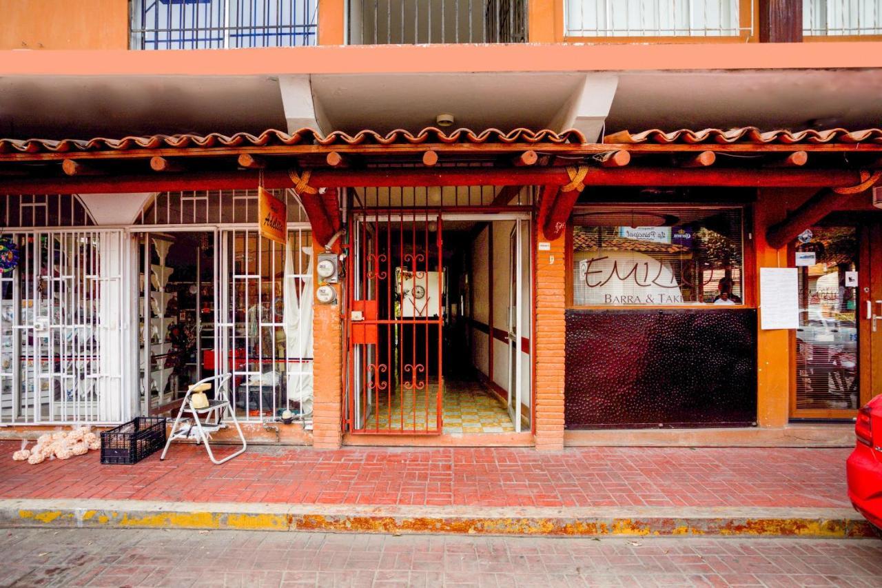 Hotel Adelita Zihuatanejo Esterno foto